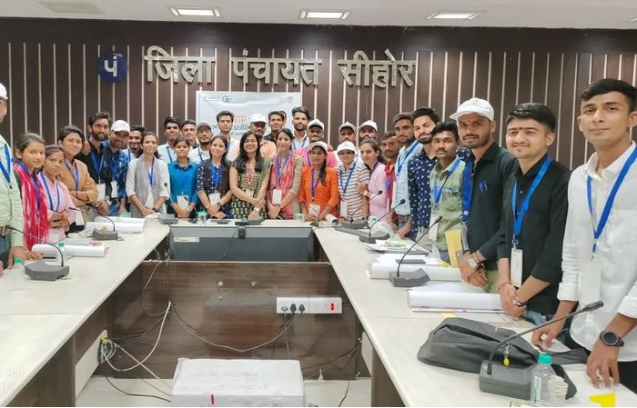 मुख्य मंत्री जनसेवा मित्रो का प्रशिक्षण जिला पंचायत सीहोर मे आयोजित किया गया